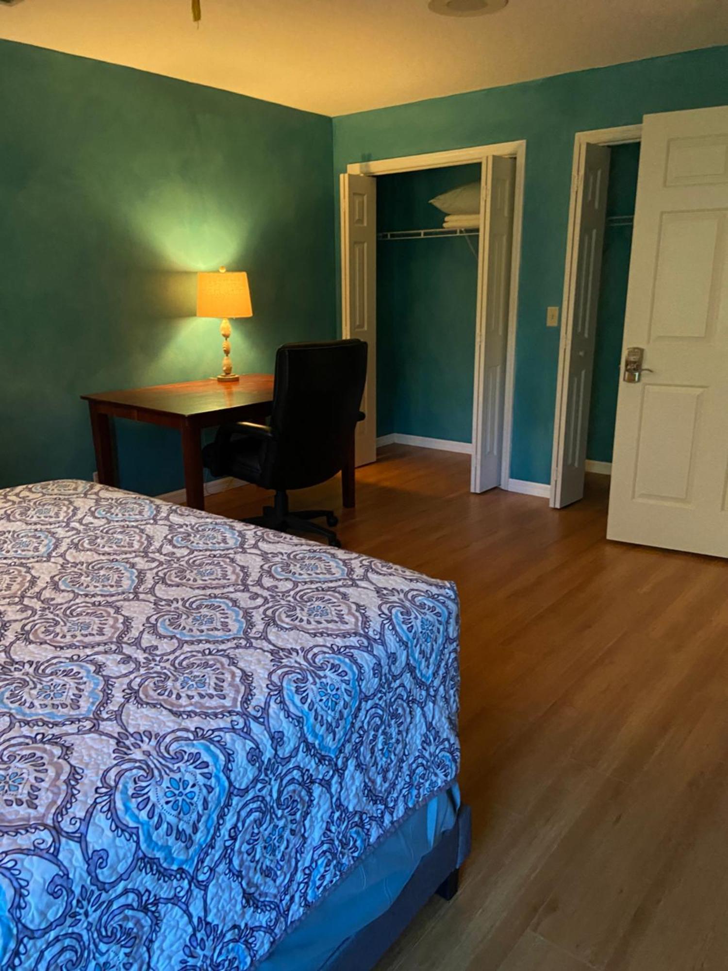 Awesome Shared Villa 20 Minutes From The Beach Мельбурн Экстерьер фото